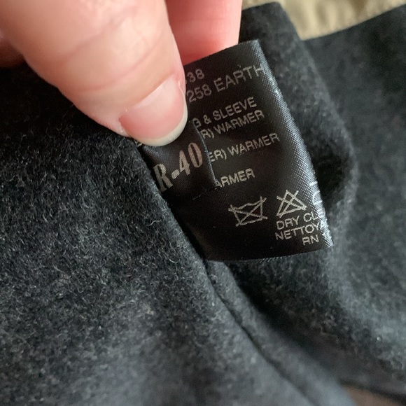 Sanyo Trench Coat. Size 40R. Removable lining. Great condition - Picture 9 of 10